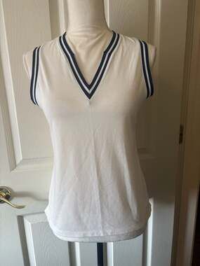 Nike Dri-Fit Women's White and Navy Varsity Trim V-Neck Sleeveless Tank Top